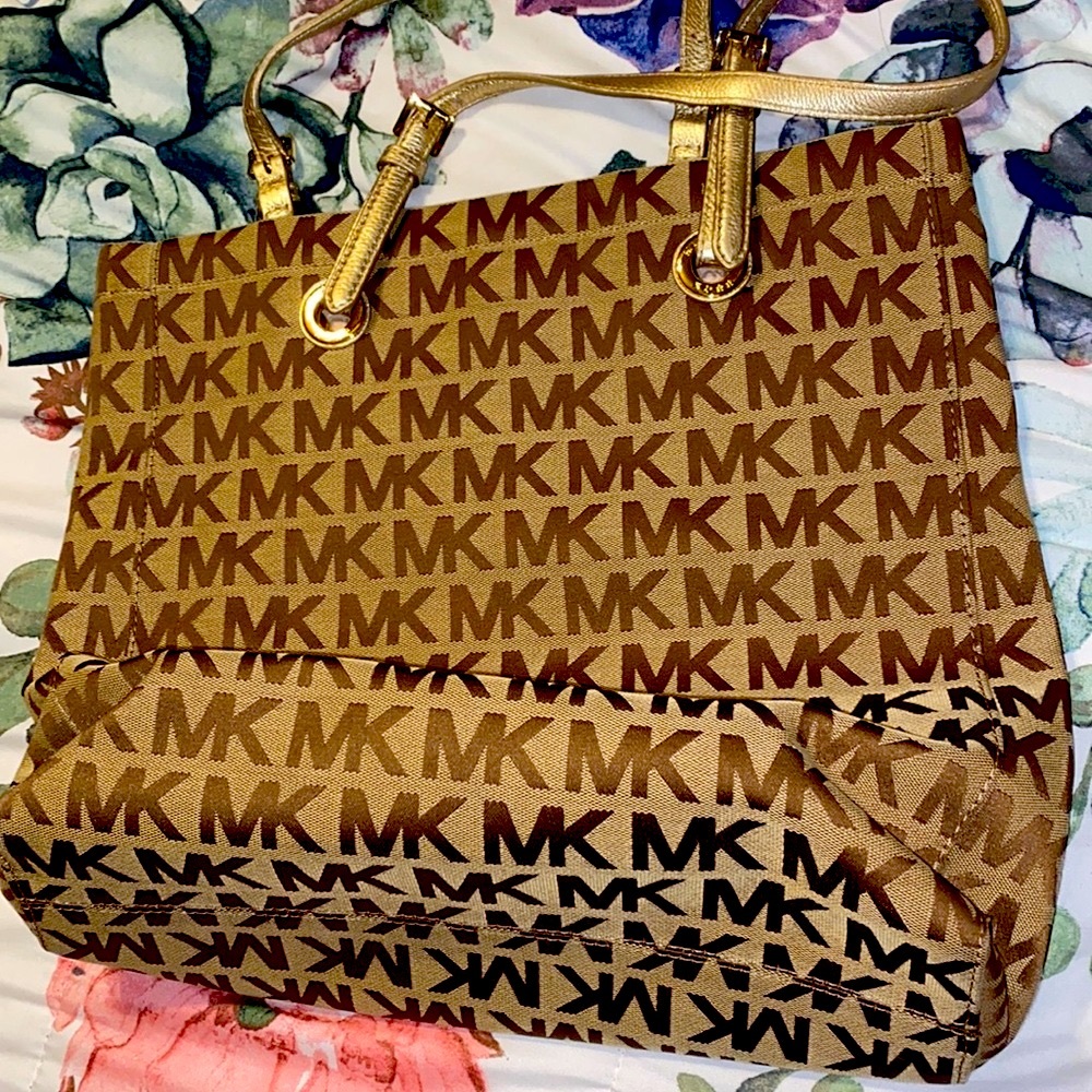 MK (Michael Kors)